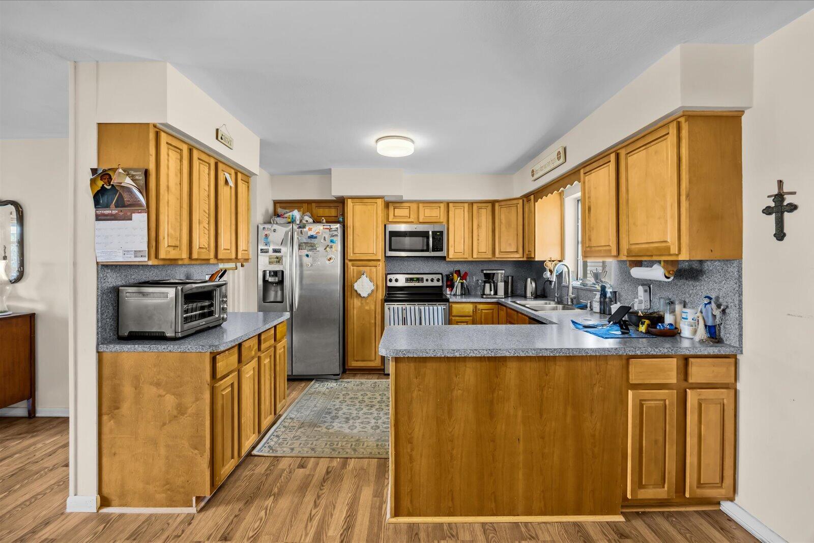 3141 Northeast Spruce Ridge Avenue Jensen Beach, FL 34957 - Photo 9 of 35 09-spruce in-15