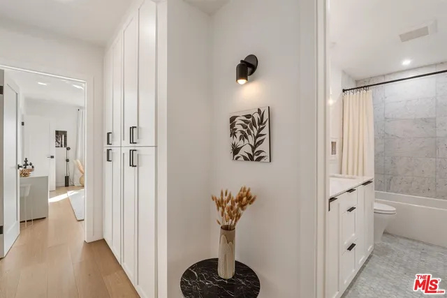 $1,599,000 | 958 18th Street, Unit 5, Santa Monica, CA 90403