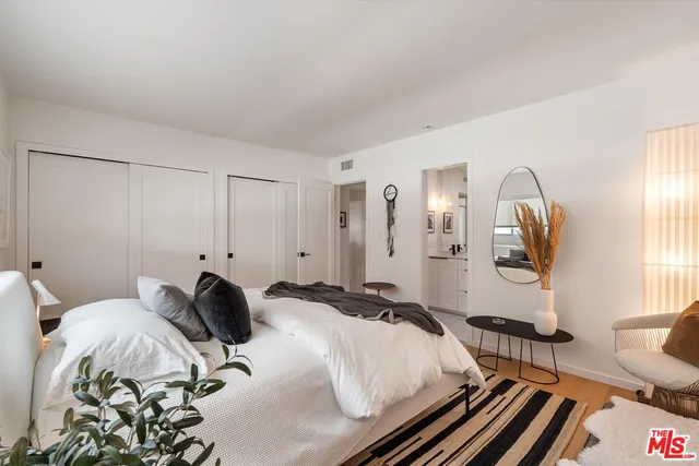 $1,599,000 | 958 18th Street, Unit 5, Santa Monica, CA 90403