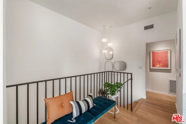 $1,599,000 | 958 18th Street, Unit 5, Santa Monica, CA 90403