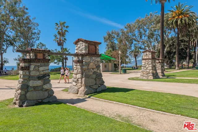 $1,599,000 | 958 18th Street, Unit 5, Santa Monica, CA 90403