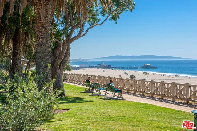 $1,599,000 | 958 18th Street, Unit 5, Santa Monica, CA 90403