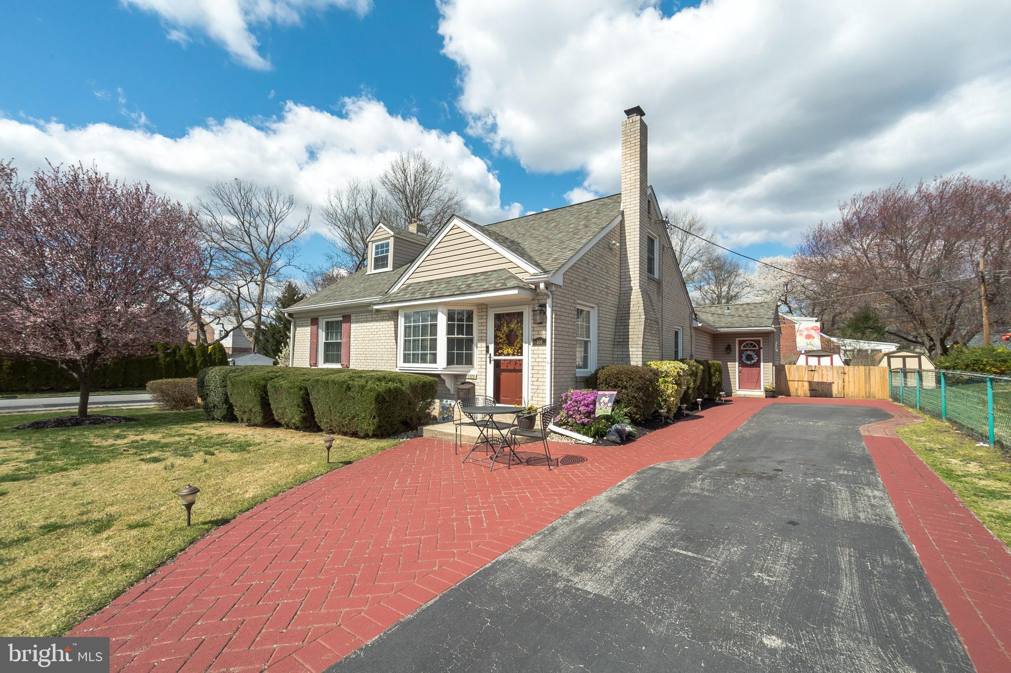 301 Kent Road Springfield, PA 19064 - Photo 2 of 30 Exterior Front