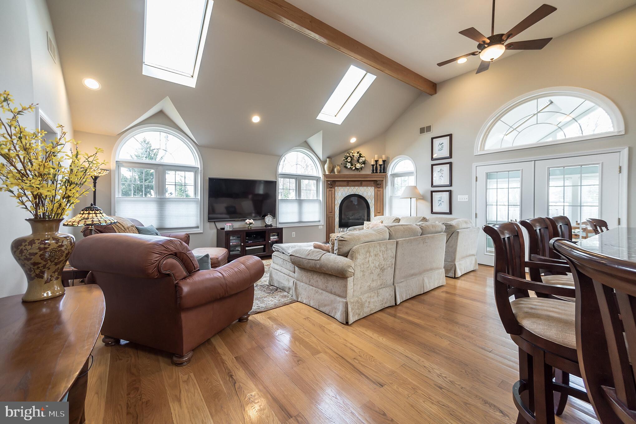 301 Kent Road Springfield, PA 19064 - Photo 11 of 30 Great Family Room