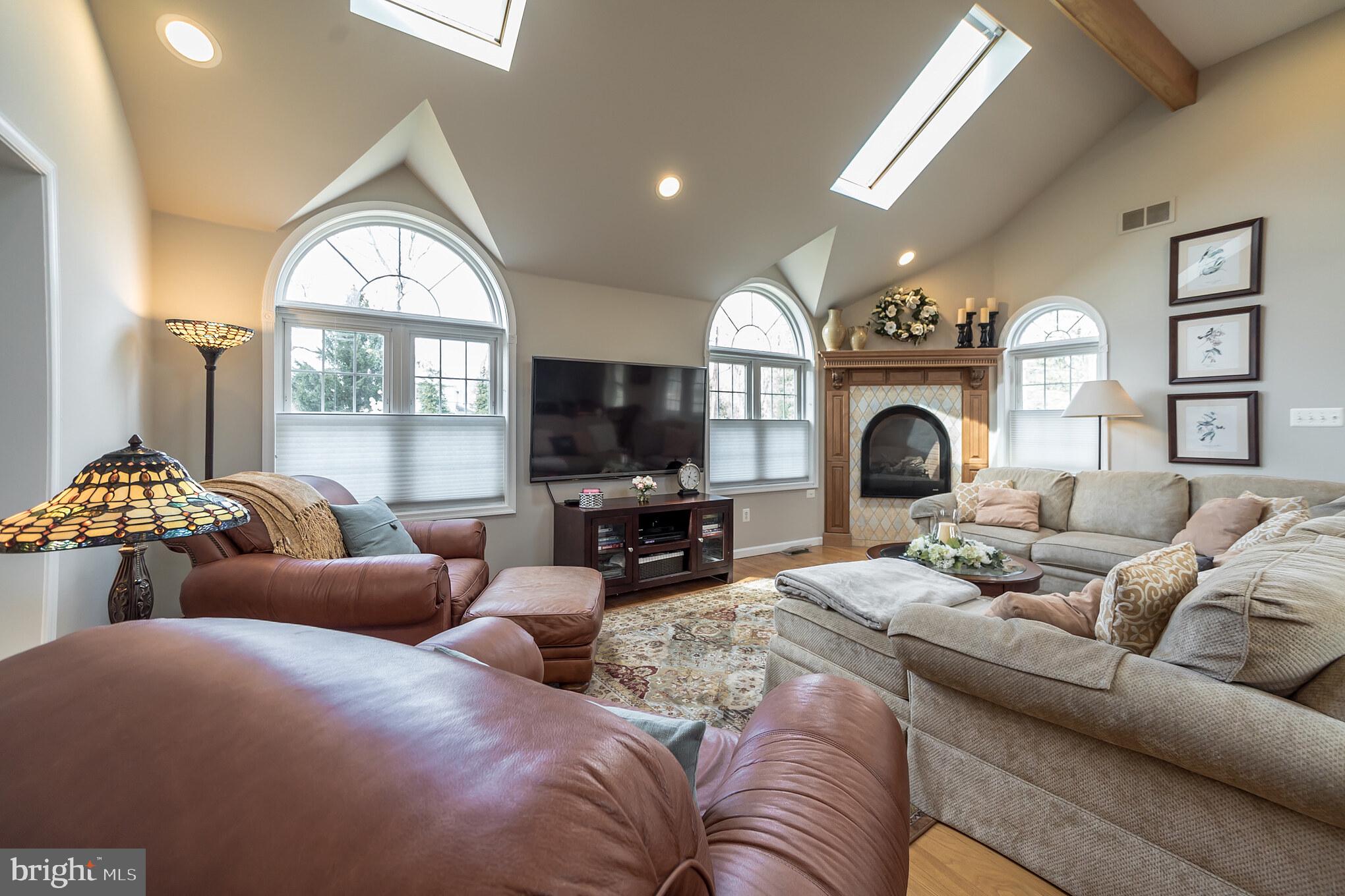 301 Kent Road Springfield, PA 19064 - Photo 12 of 30 Great Family Room