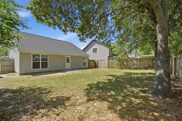 $2,550 | 176 Wright Circle, Niceville, FL 32578