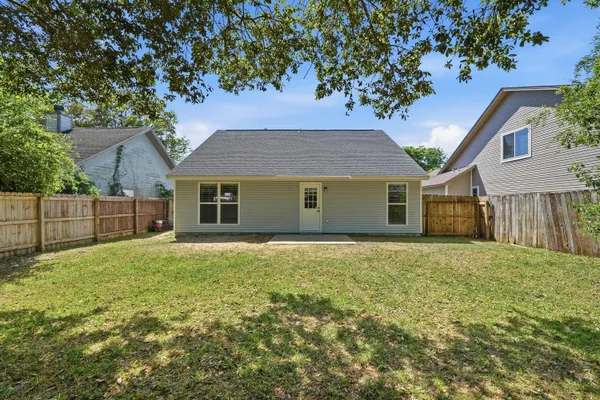 $2,550 | 176 Wright Circle, Niceville, FL 32578