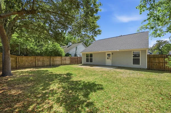 $2,550 | 176 Wright Circle, Niceville, FL 32578