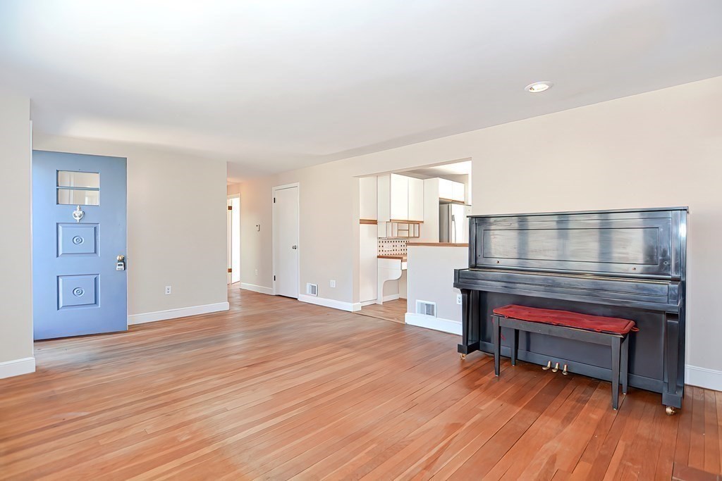 8 Holmes Road Ashland, MA 01721 - Photo 4 of 33