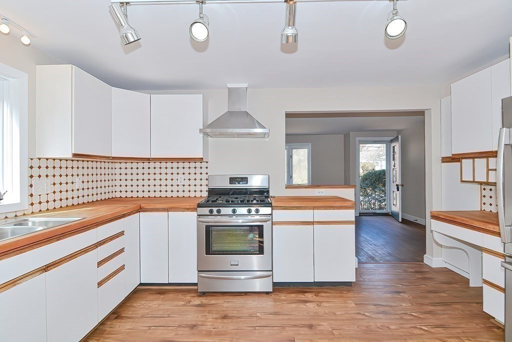 8 Holmes Road Ashland, MA 01721 - Photo 7 of 33