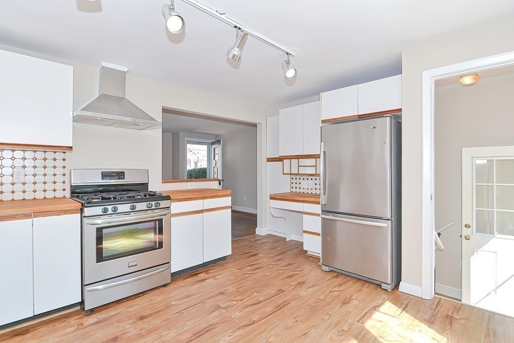 8 Holmes Road Ashland, MA 01721 - Photo 8 of 33