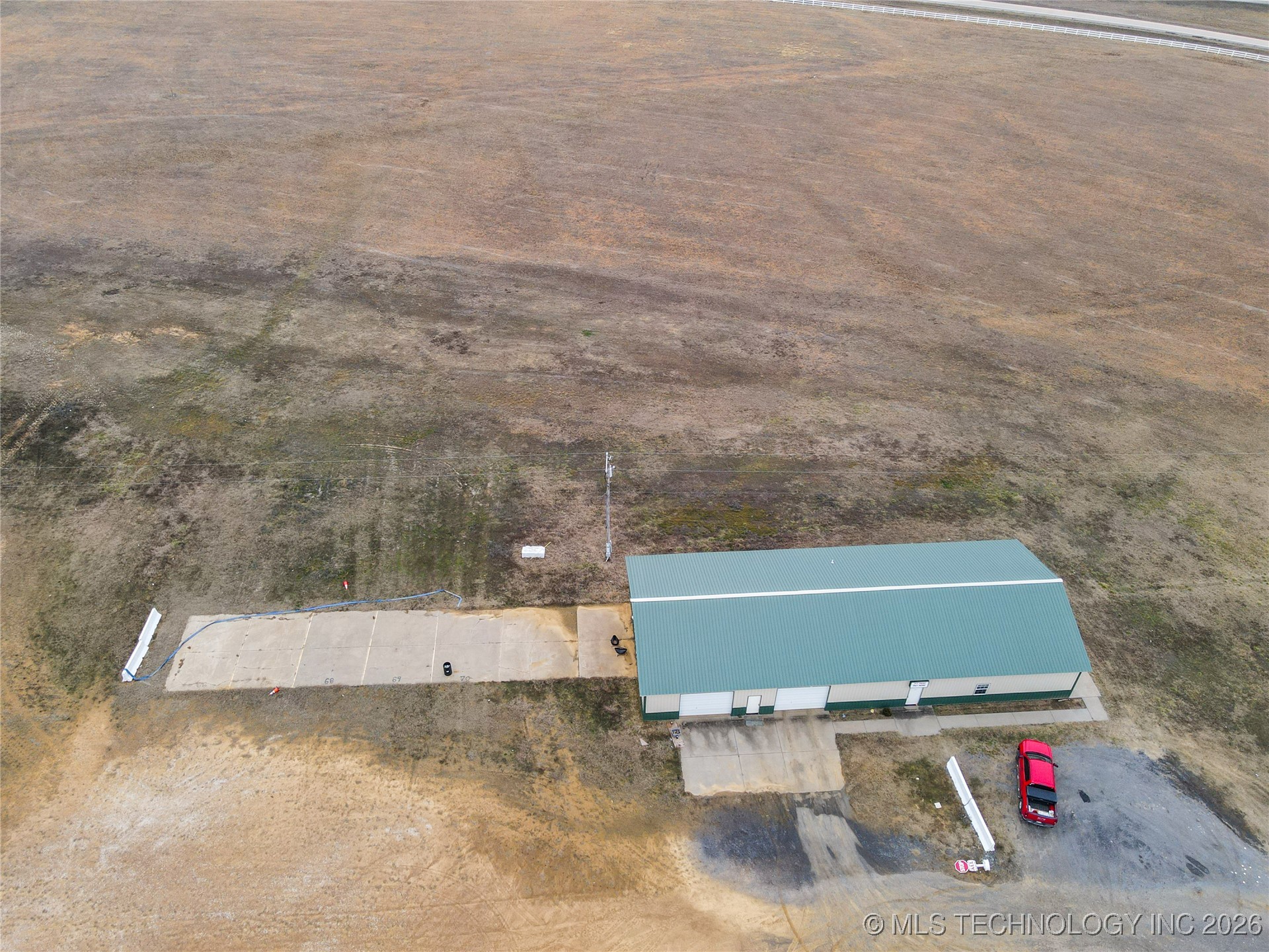 8100 Wainwright Road Oktaha, OK 74450 - Photo 4 of 71 Gallery Image 4