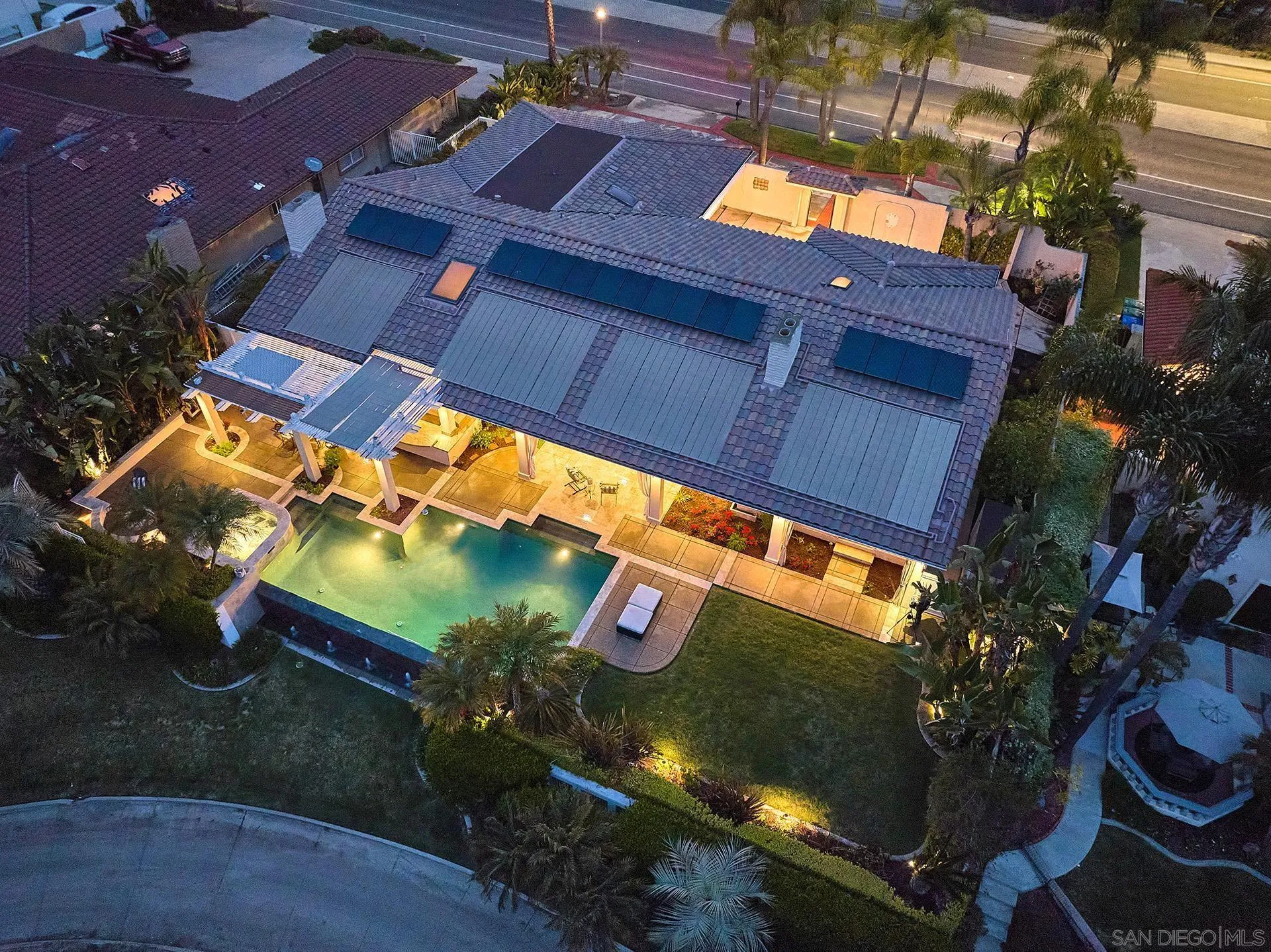 2027 Alga Road Carlsbad, CA 92009 - Photo 5 of 72