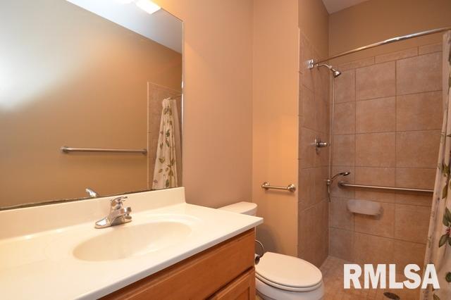 2045 West Geneva Road Peoria, IL 61615 - Photo 12 of 33 Gallery Image 12
