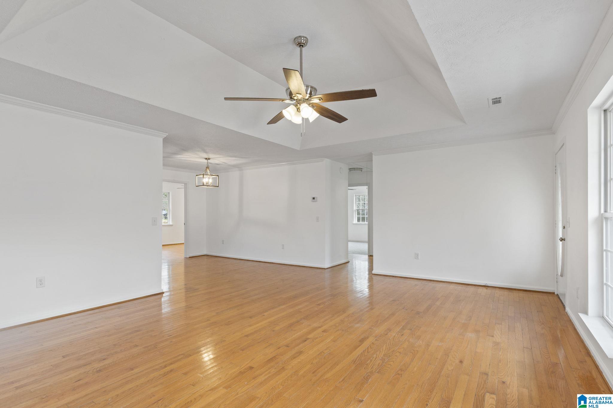 615 Maple Street Clanton, AL 35045 - Photo 5 of 47