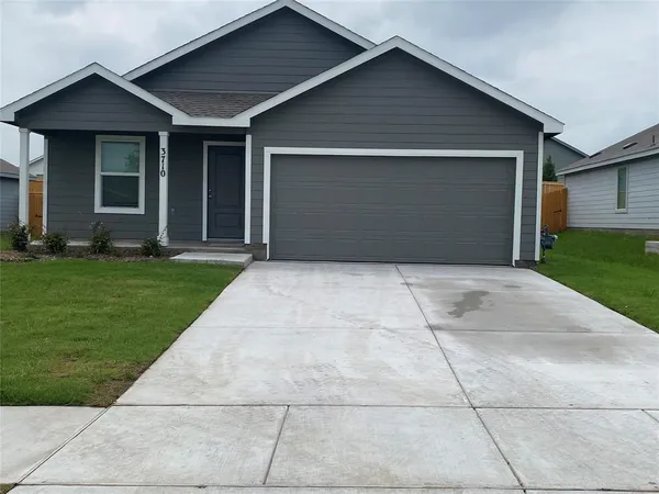 $1,900 | 3710 Oleander Place, Sherman, TX 75092