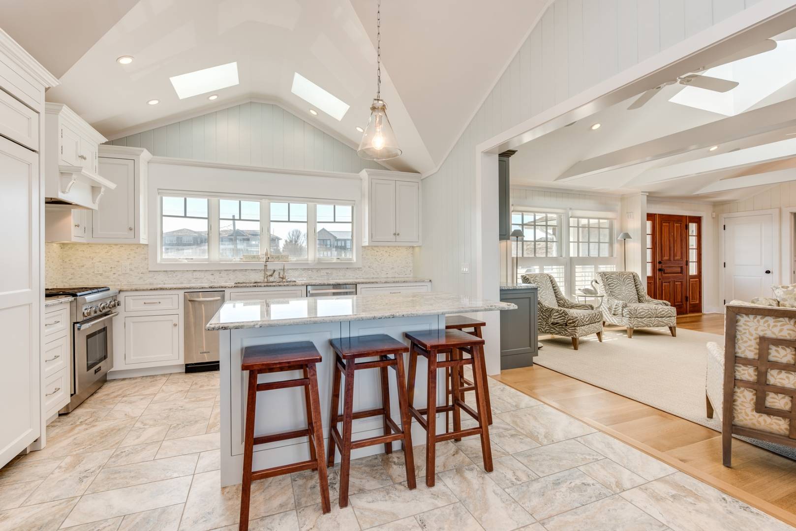 126 Dune Road Quogue, NY 11959 - Photo 4 of 26
