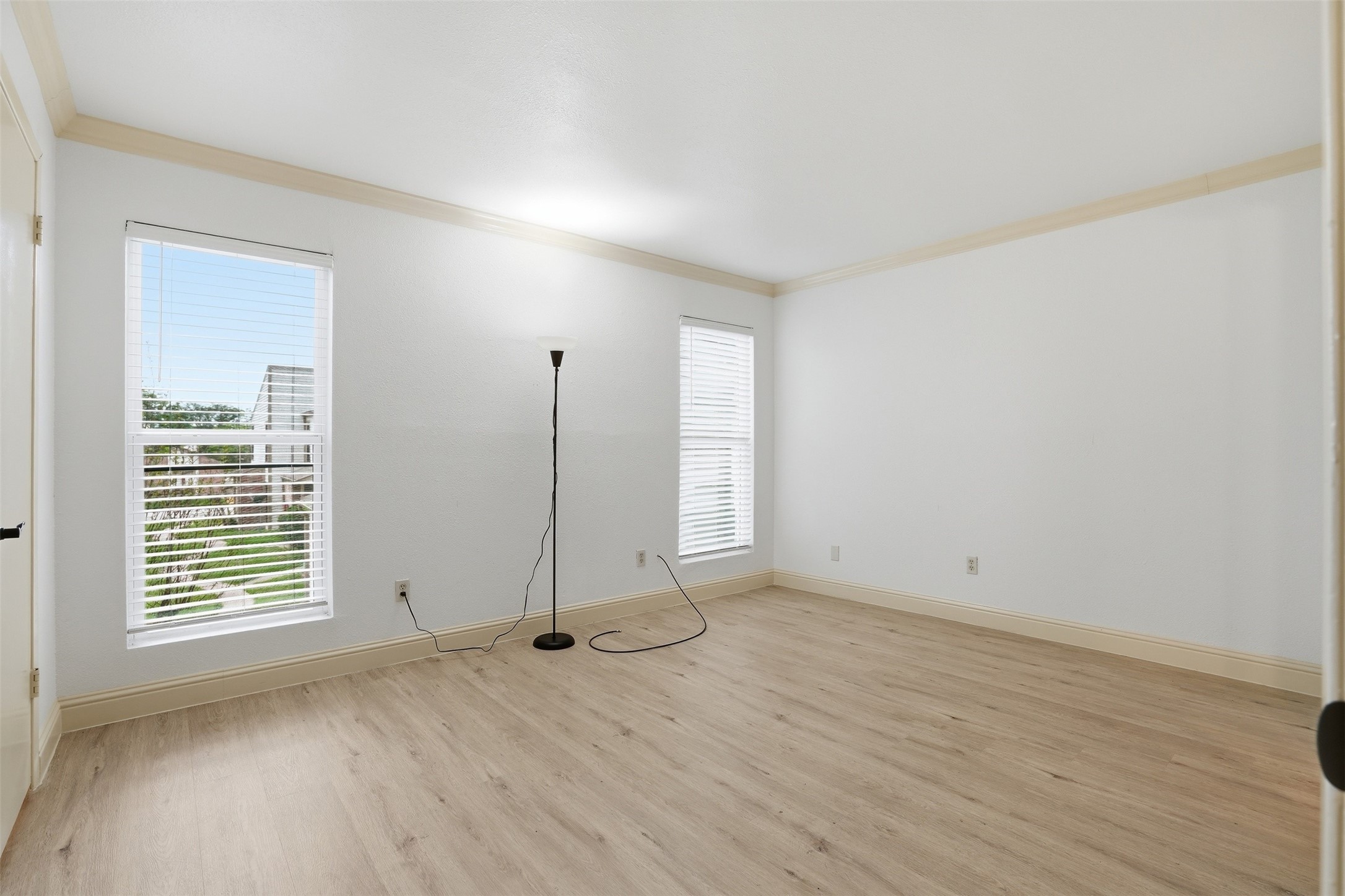 2200 Cypress Landing Road, Unit A3 Houston, TX 77090 - Photo 16 of 17 Second bedroom lots of natural light.