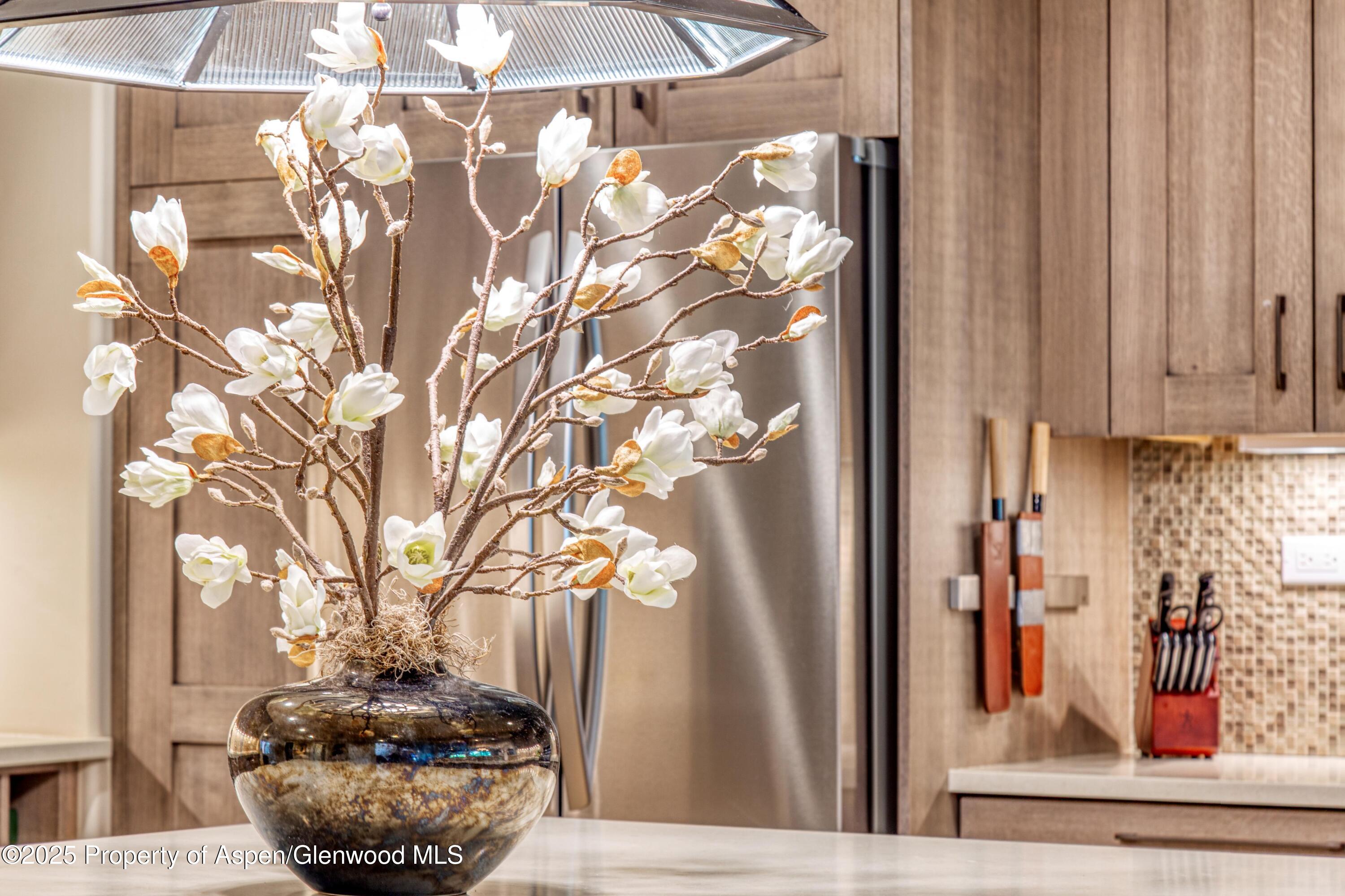 52 Harleston Green, Unit 38 Snowmass Village, CO 81615 - Photo 5 of 40 a view of a living room