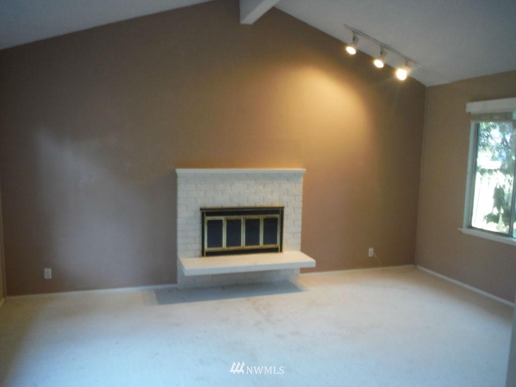 16627 23rd Avenue Southeast Bothell, WA 98012 - Photo 4 of 10 Gallery Image 4