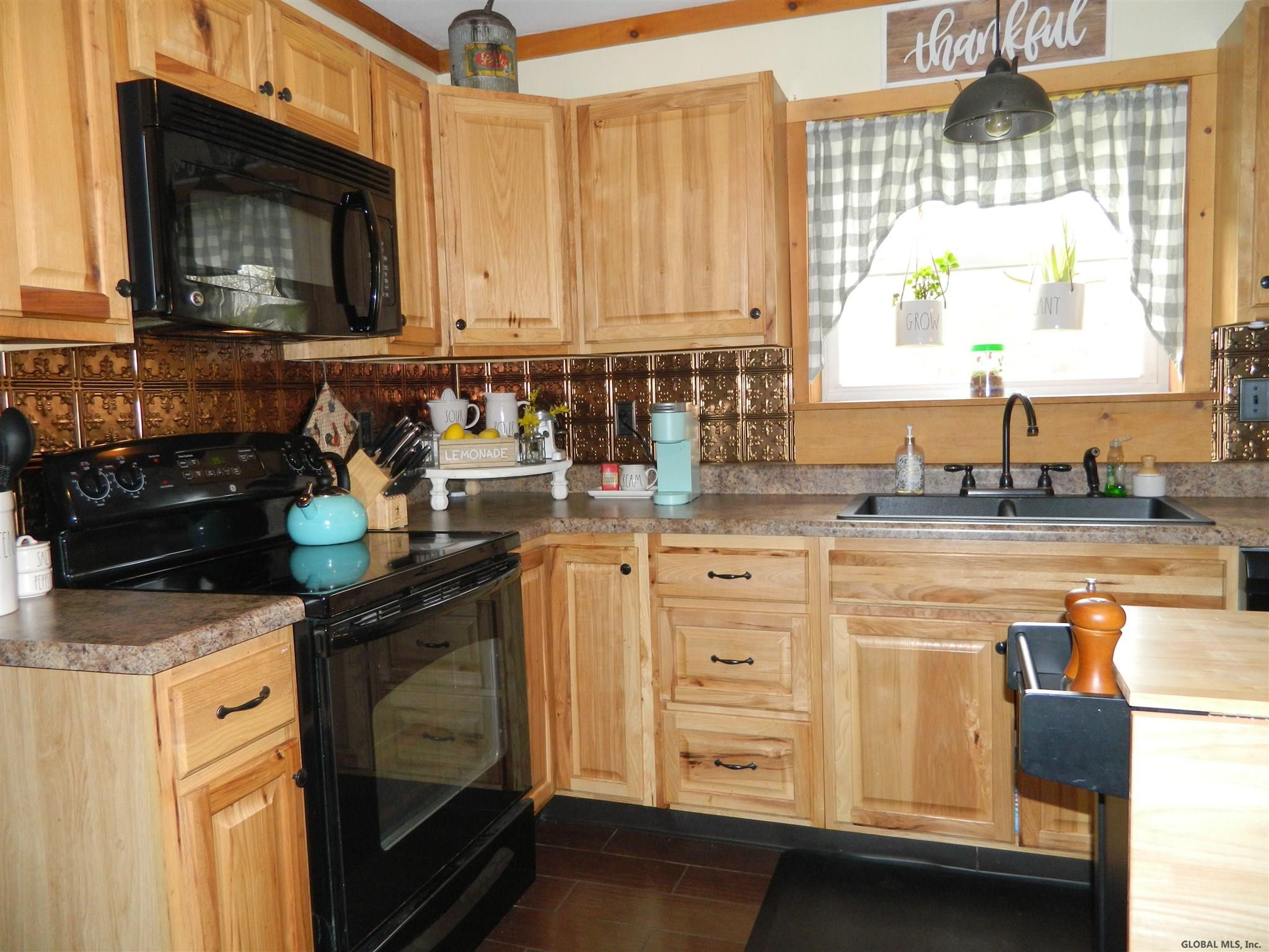 606 Snake Hill Road Poestenkill, NY 12140 - Photo 9 of 33 Photo 9
