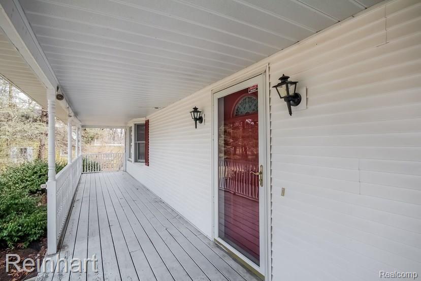 5338 Textile Road Ypsilanti, MI 48197 - Photo 4 of 56 004-Front_Entrance-1516066-mls.jpg