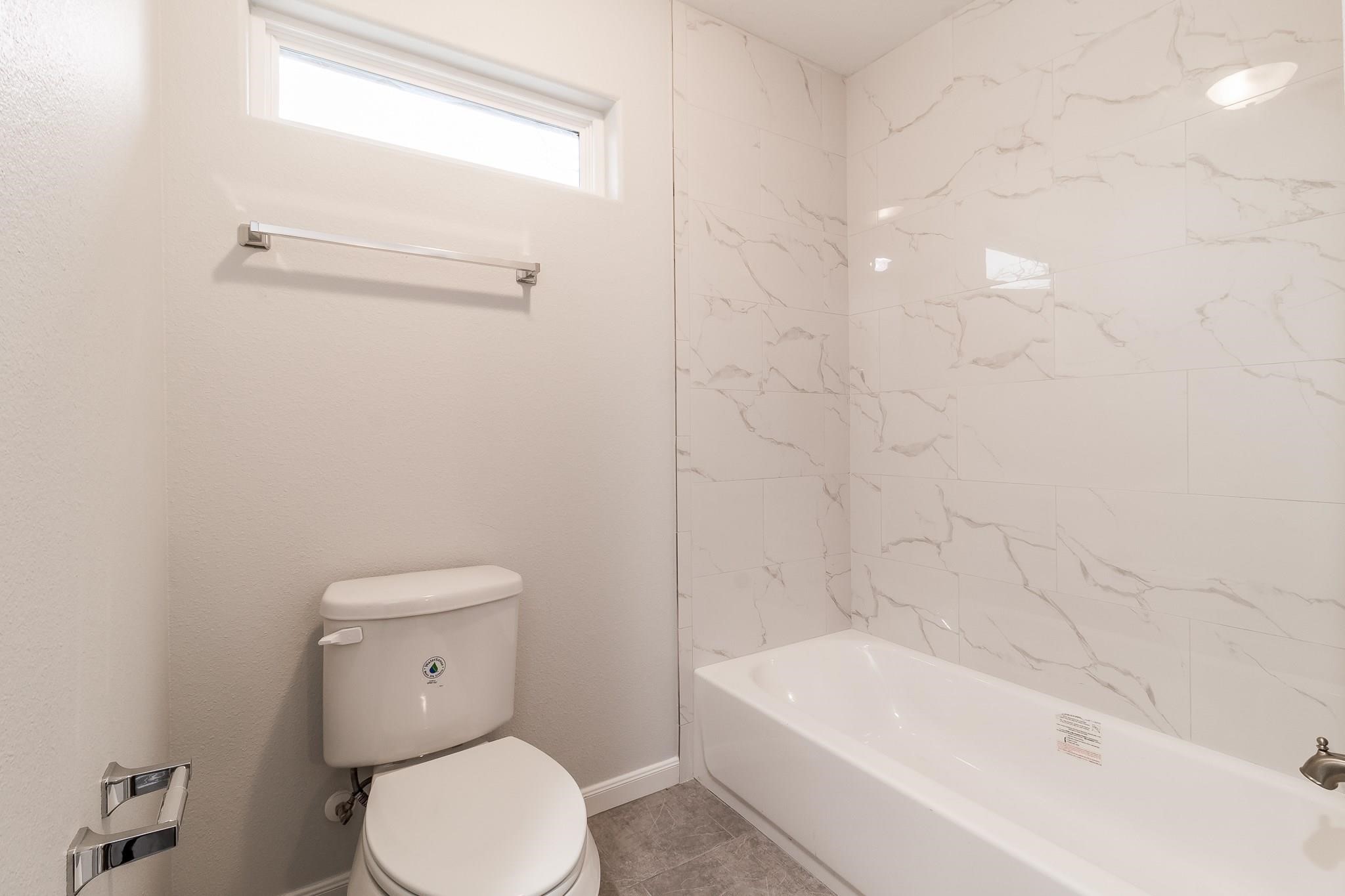 710 Barkley Street, Unit B Houston, TX 77022 - Photo 22 of 25