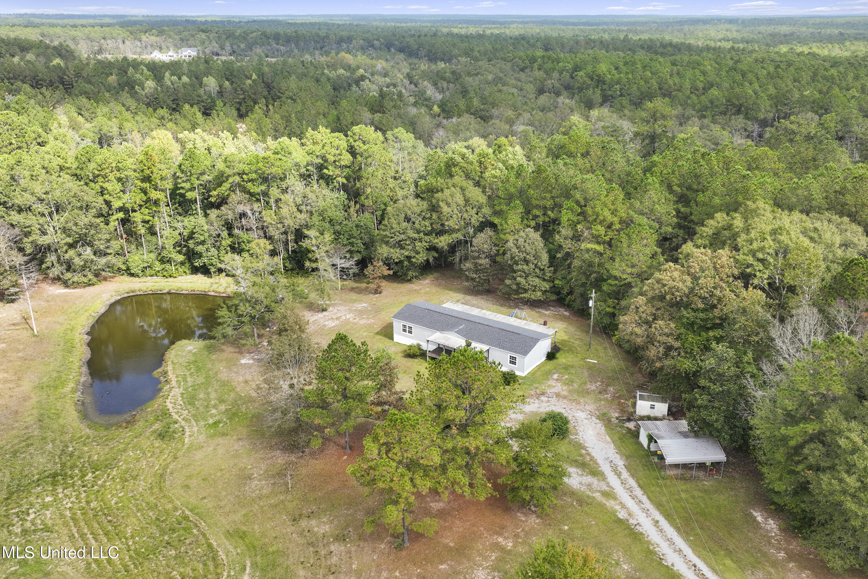 17146 Lakeview Road Saucier, MS 39574 - Photo 1 of 41 002