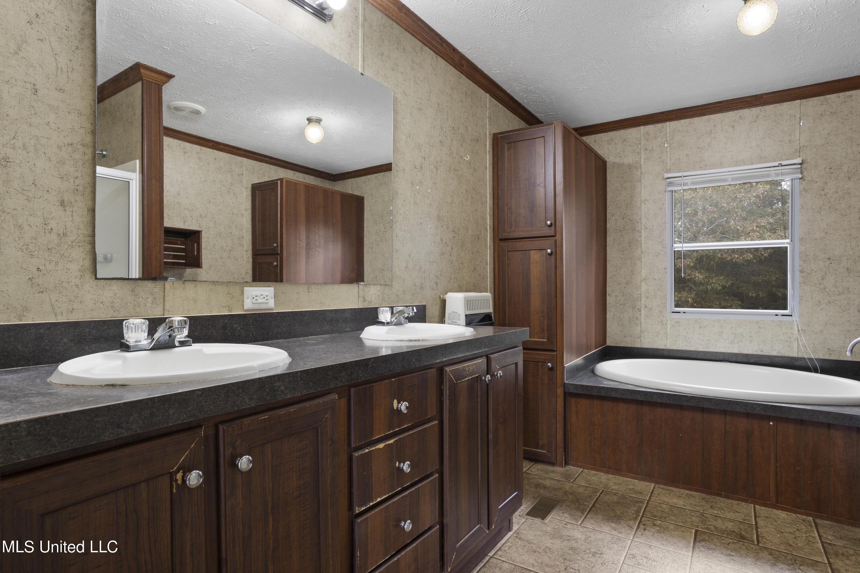 17146 Lakeview Road Saucier, MS 39574 - Photo 23 of 41 024