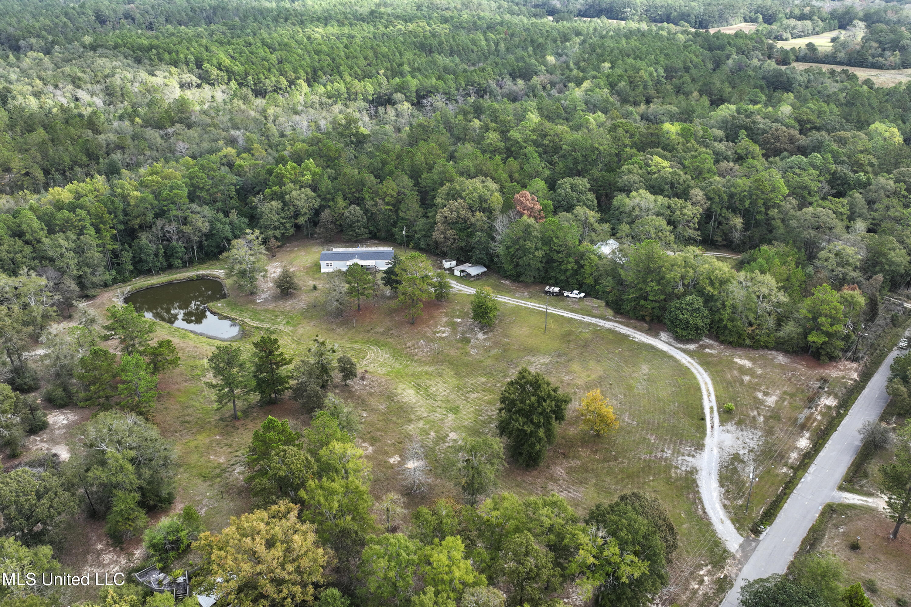17146 Lakeview Road Saucier, MS 39574 - Photo 38 of 41 040