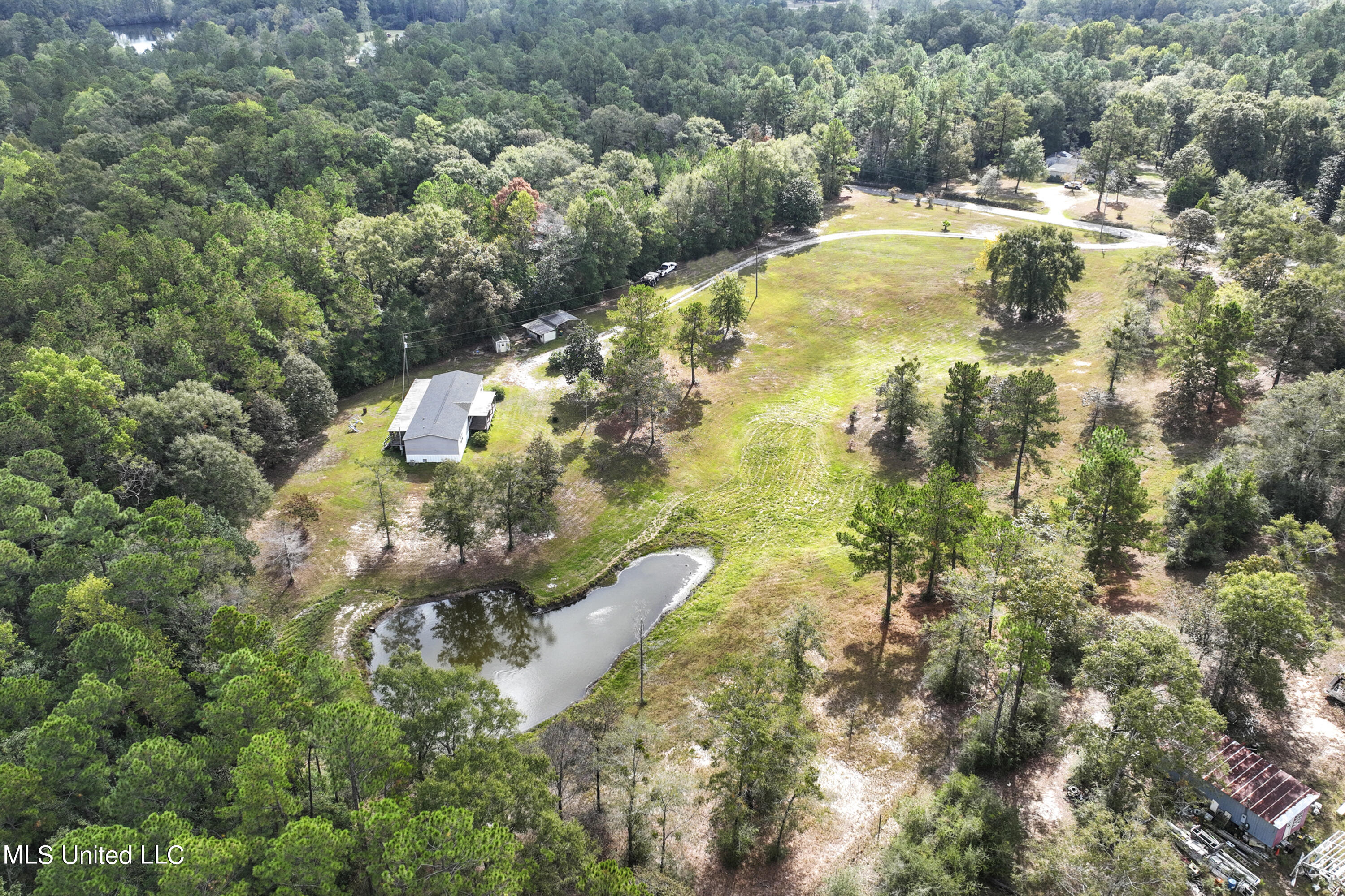 17146 Lakeview Road Saucier, MS 39574 - Photo 39 of 41 044