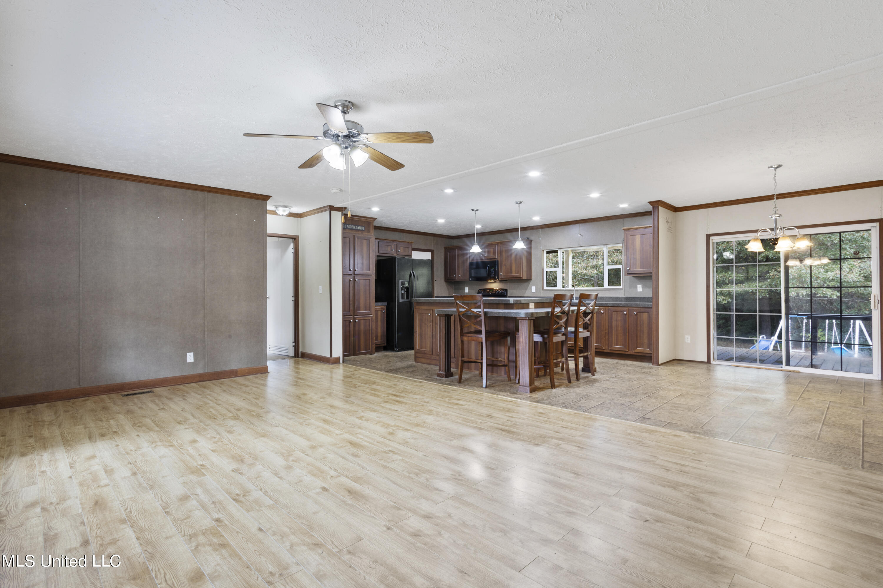 17146 Lakeview Road Saucier, MS 39574 - Photo 6 of 41 007