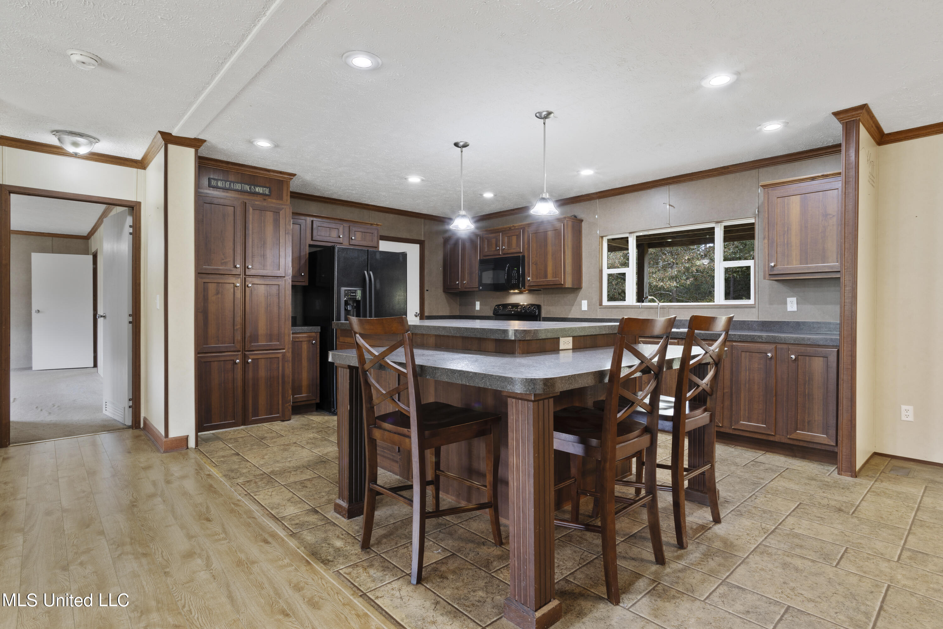 17146 Lakeview Road Saucier, MS 39574 - Photo 9 of 41 010