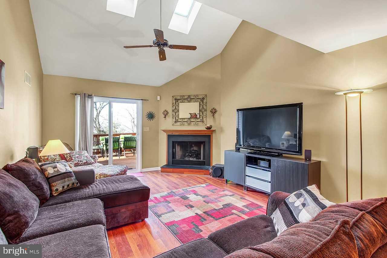 70 Greenleaf Road York, PA 17406 - Photo 3 of 25 Gallery Image 3