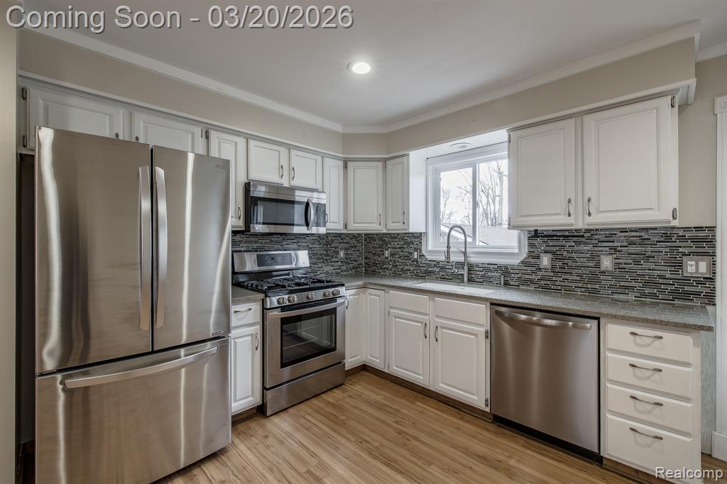 7691 Bridge Road Waterford, MI 48329 - Photo 7 of 40 Gallery Image 7