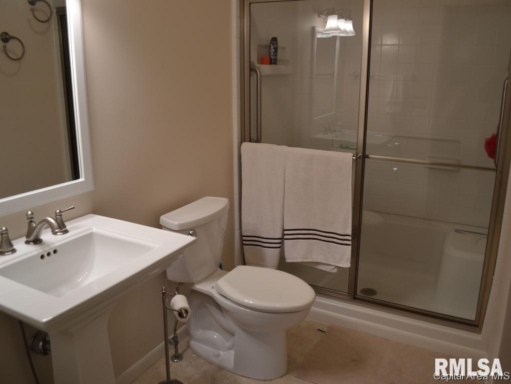 27 Country Place Springfield, IL 62703 - Photo 12 of 19