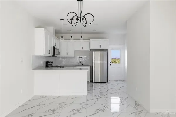 $1,380 | 1324 North Abesam Avenue, Unit 2, Edinburg, TX 78542