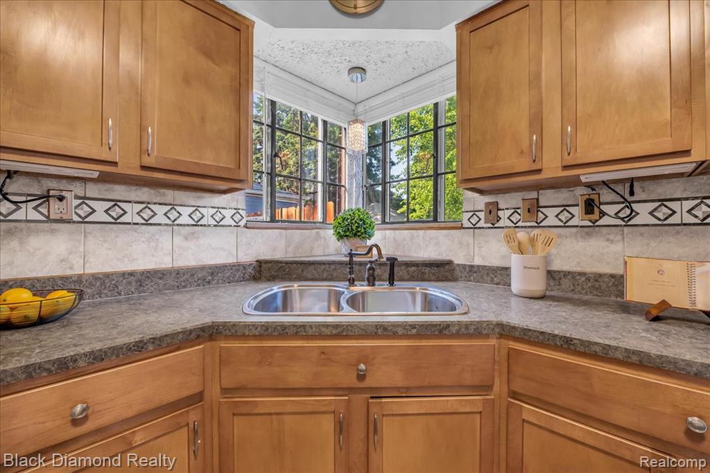 5500 Harvard Road Detroit, MI 48224 - Photo 17 of 61 Gallery Image 17