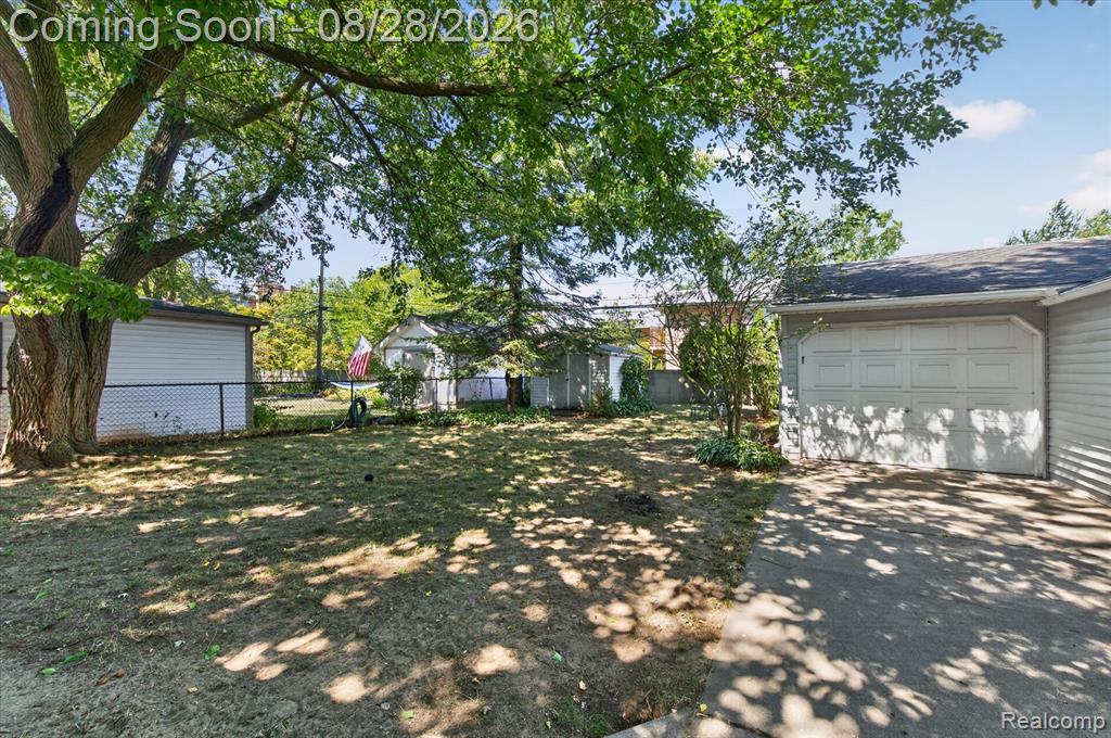 2252 Harvard Road Berkley, MI 48072 - Photo 24 of 32 Gallery Image 24