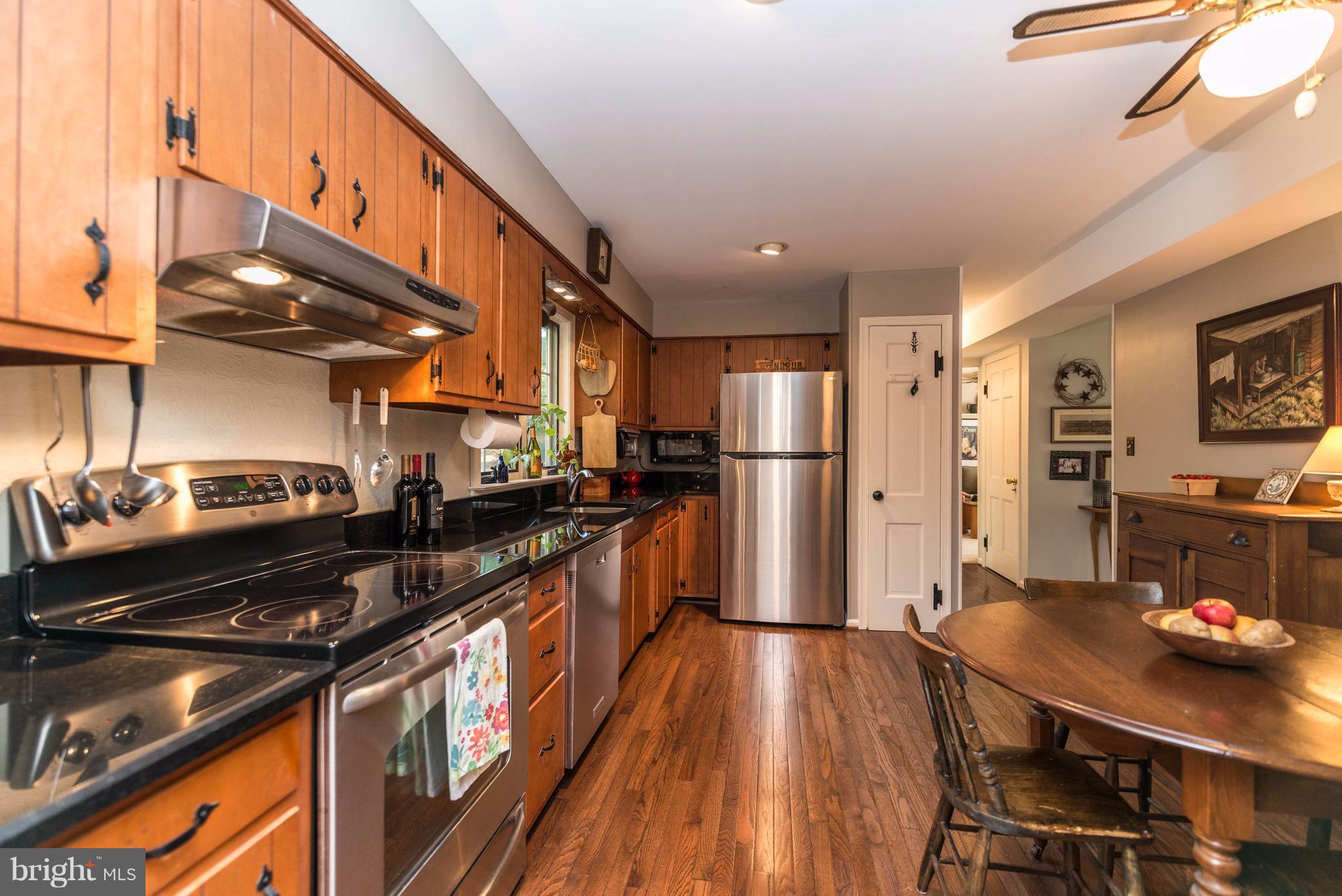 841 Gist Road Westminster, MD 21157 - Photo 15 of 30 Newer Stainless Steel Appliances