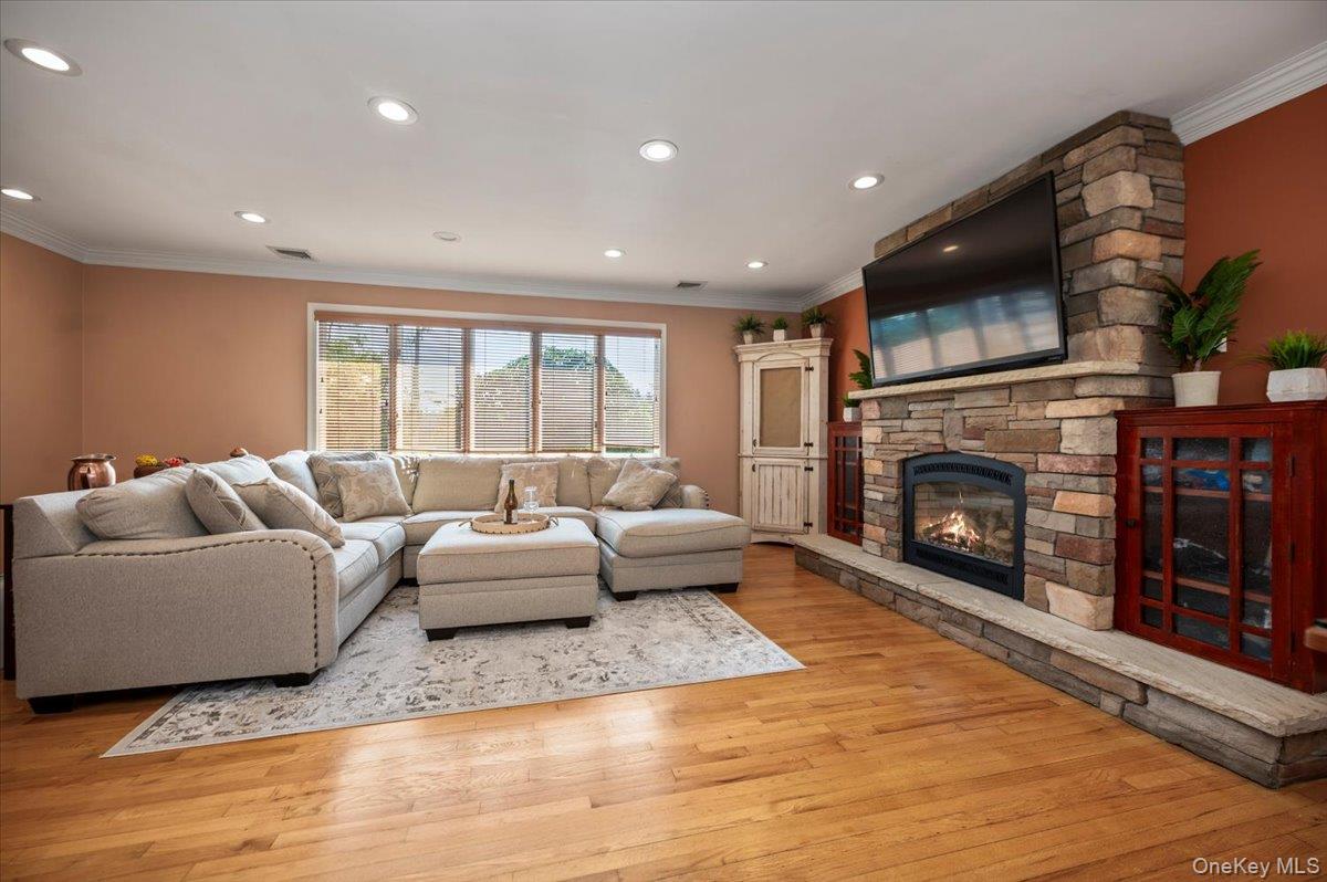 311 Blackheath Road Long Beach, NY 11561 - Photo 3 of 43