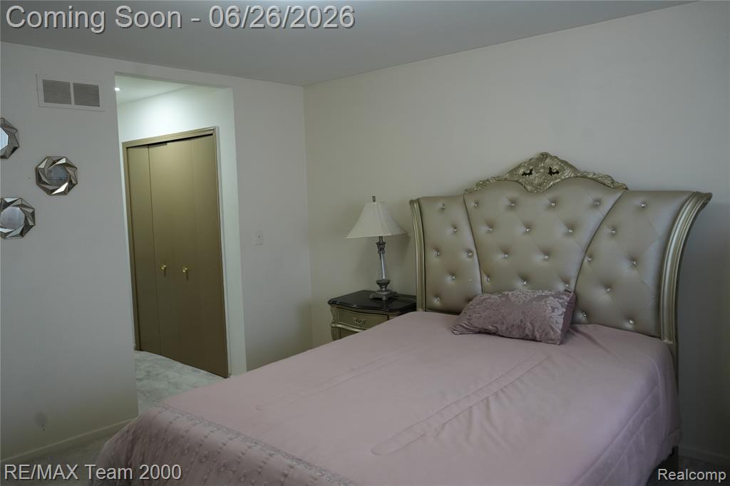 6426 Chase Road Dearborn, MI 48126 - Photo 22 of 35