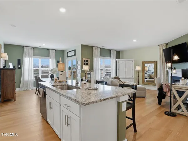 $345,000 | 5128 Lost Crk Drive, Morristown, TN 37813