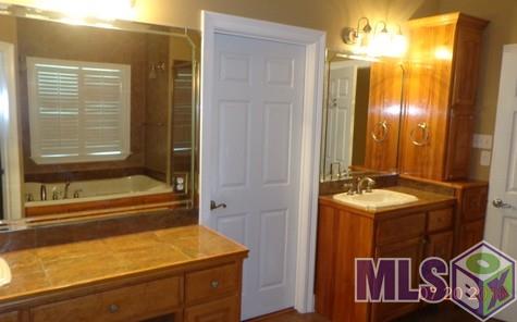 13738 Martin Ridge Drive Baton Rouge, LA 70809 - Photo 8 of 21 Gallery Image 8