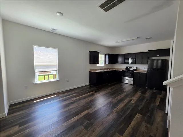 $1,775 | 6210 Lacey Oak Drive, Hitchcock, TX 77563