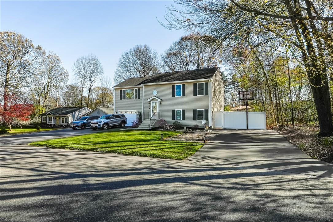 136 Bishop Hill Road Johnston, RI 02919 - Photo 2 of 29