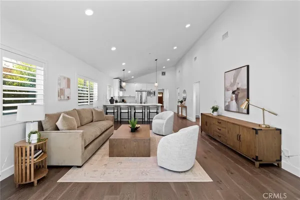 $1,895,000 | 827 North Lamer Street, Burbank, CA 91506