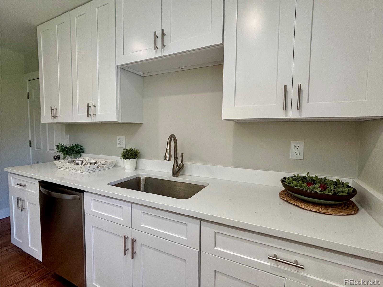 3412 South Patton Way Denver, CO 80236 - Photo 10 of 26