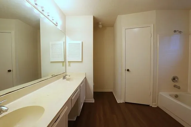 a view of empty room with window