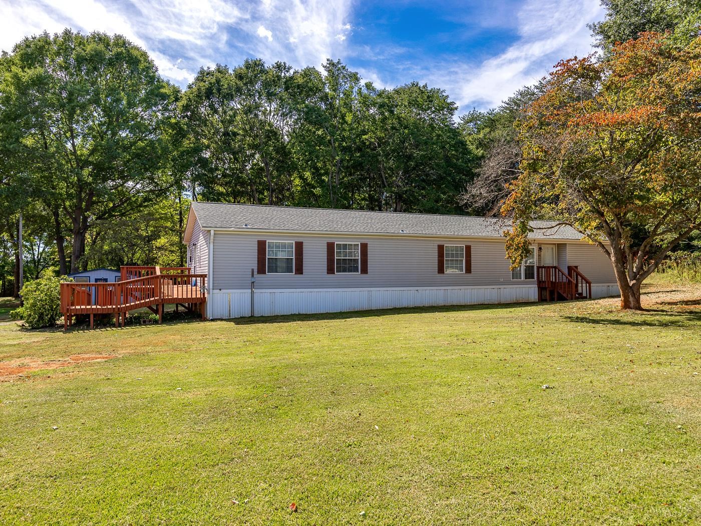 794 Neighborhood Road Wellford, SC 29385 - Photo 2 of 36 Gallery Image 2